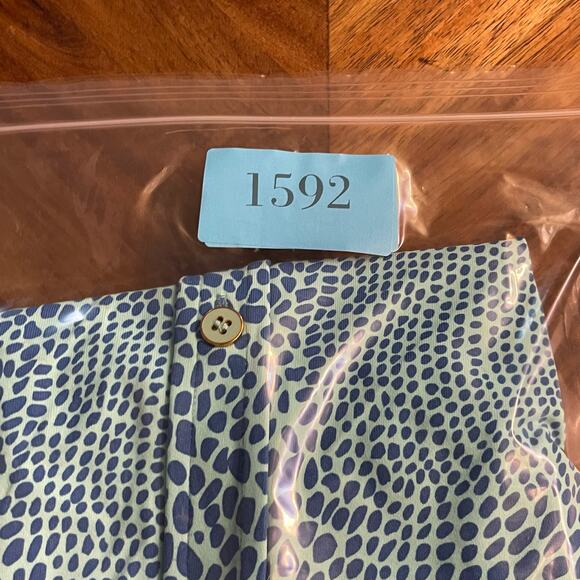 J McLaughlin Top Monroe Blue Leopard Print Catalina Button Down 3/4 Sleeve Sz L - Picture 6 of 6